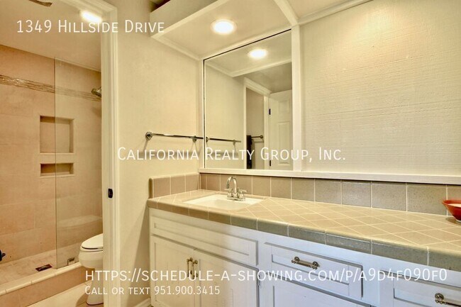 Building Photo - 1349 Hillside Dr