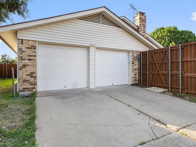 Building Photo - 3404 Newkirk Dr