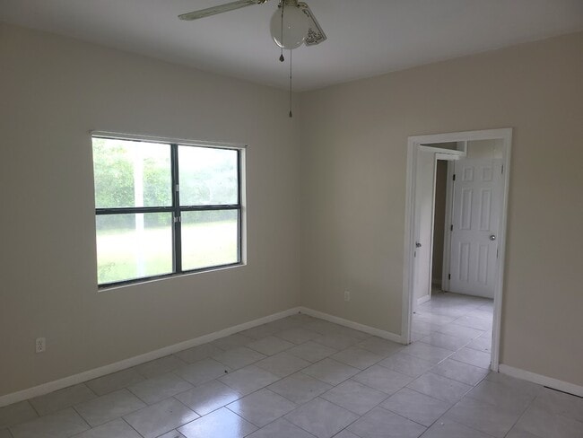 Building Photo - 8790 Florida Rd