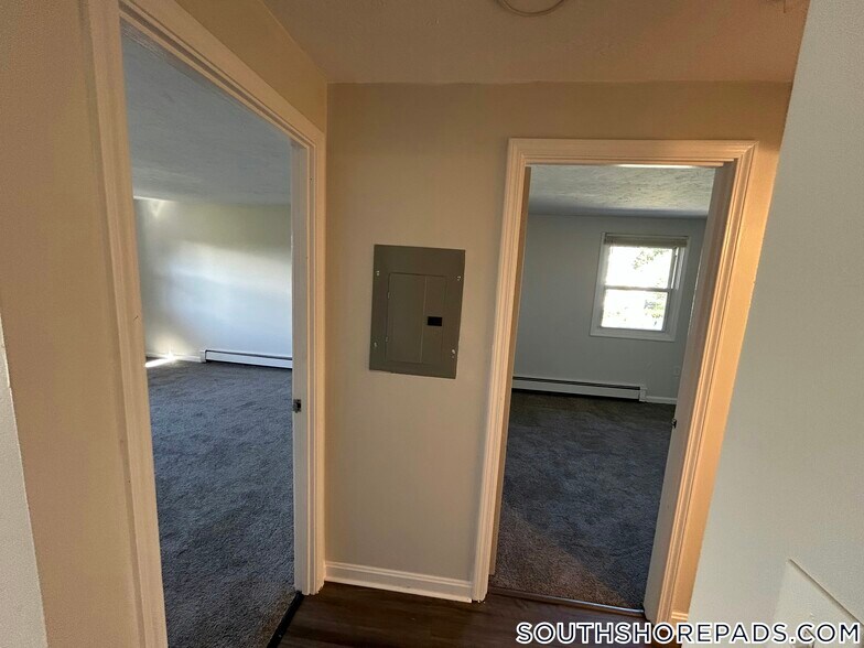 Building Photo - 38 Dean St.