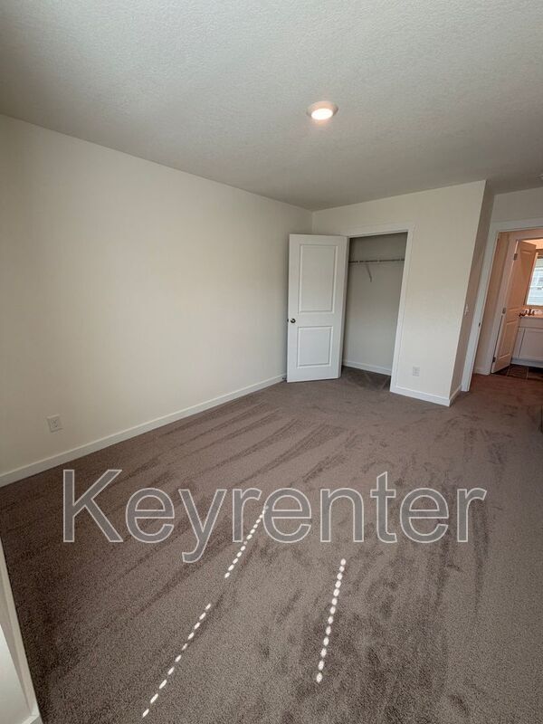 Building Photo - 7033 Randleman Dr