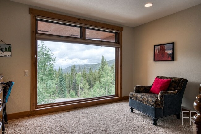 Building Photo - Breck 3-bedroom home with views! 4-6
