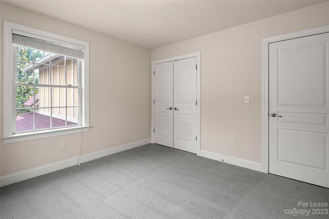 Building Photo - 8 Trafalgar Cir