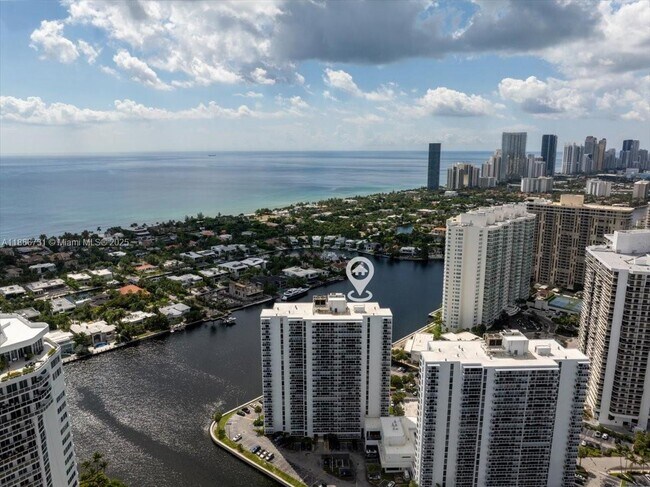 Building Photo - 20515 E Country Club Dr