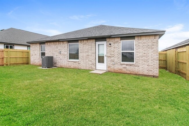 Building Photo - 2516 Rosewood Ln