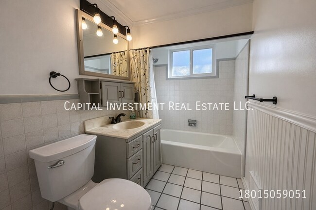 Building Photo - 1640 E 5375 S