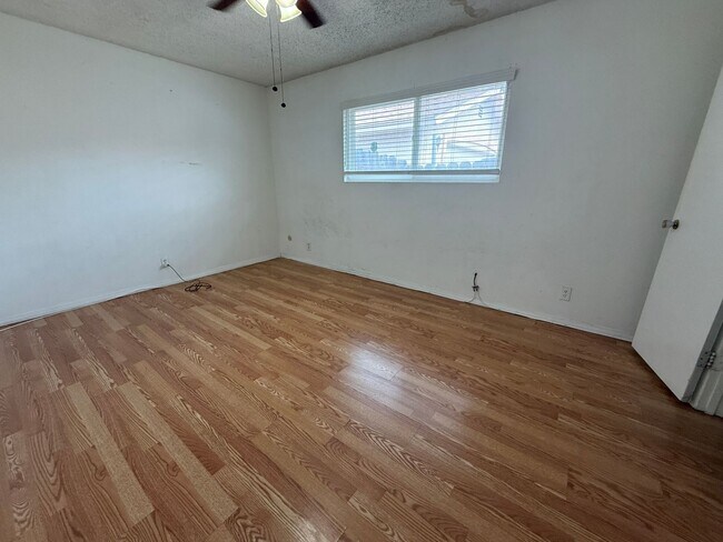 Building Photo - Beautiful Spring Valley Single Family Home !