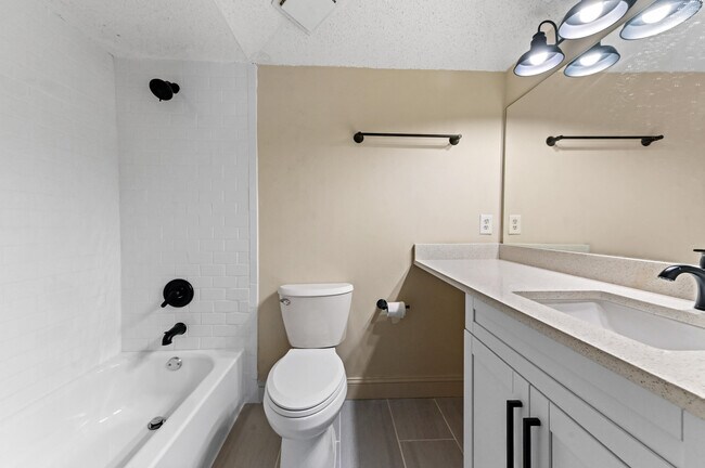 Building Photo - 2700 Casita Way