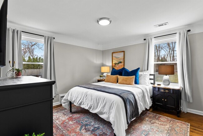 Building Photo - 8254 Mary Ann Ave