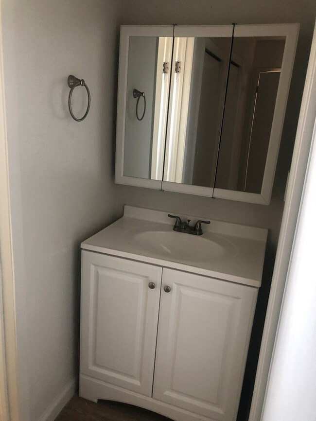 Building Photo - 5920 Stanley Ave