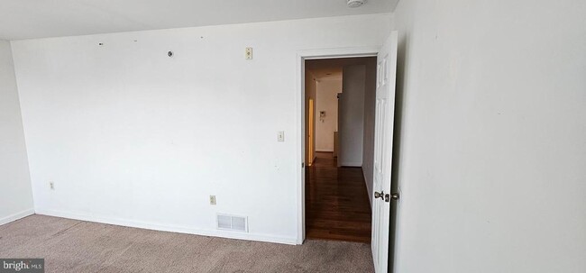 Building Photo - 927 N 6th St