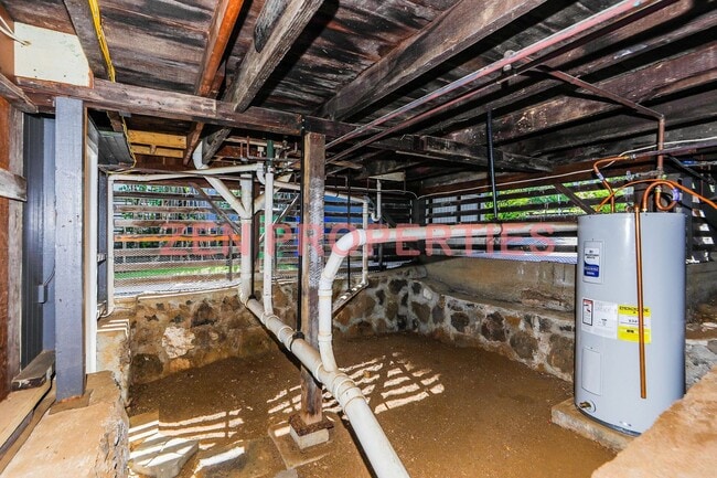 Building Photo - 3 bedroom, 2.5 bath home for rent in Lower...