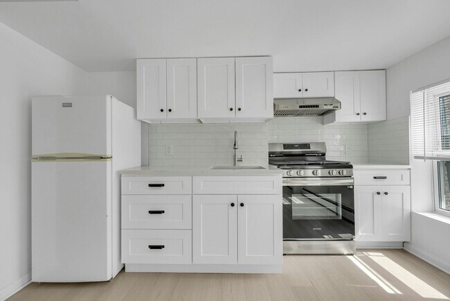 Building Photo - 65 St Pauls Ave