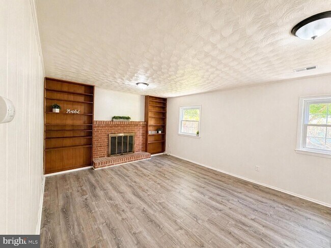 Building Photo - 13208 Hathaway Dr