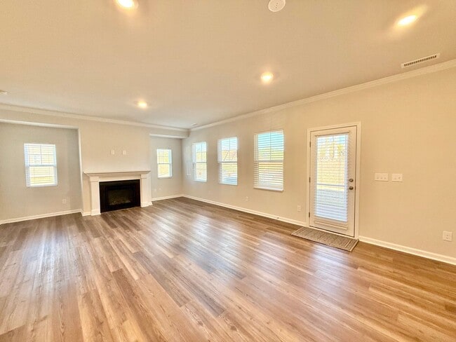 Building Photo - Stunning New Construction 3BD, 2.5BA End Unit Morrisville Townhome with Premier HOA Amenities in ...