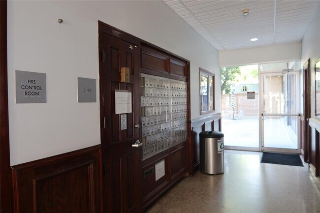 Building Photo - 1800 Lavaca St