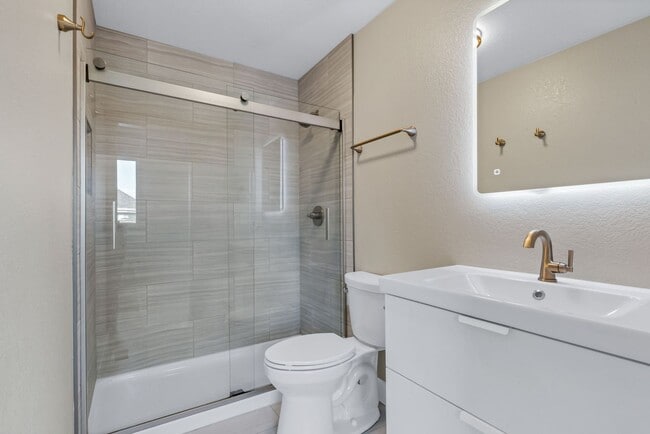Building Photo - Modern Edgewater Condo Near Sloan’s Lake A...