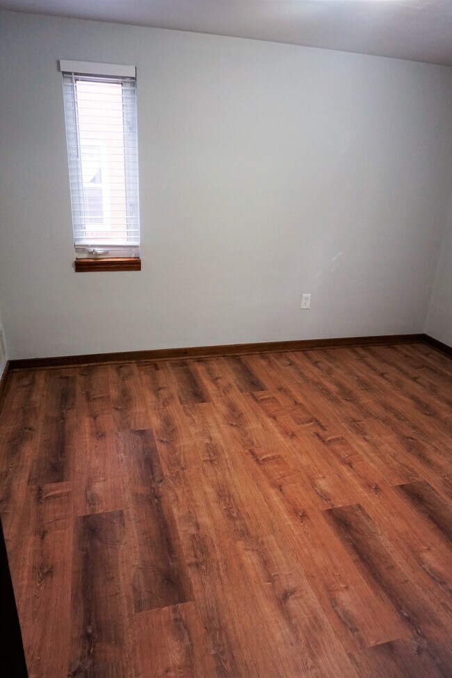 Building Photo - 3147 Glendale Ave