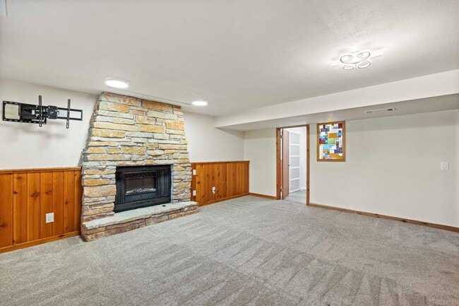 Building Photo - 7885 E Oakbrook Cir