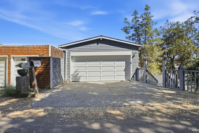 Building Photo - 172 Bella Vista Ave