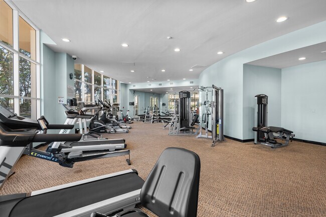 Building Photo - 700 E Ocean Blvd