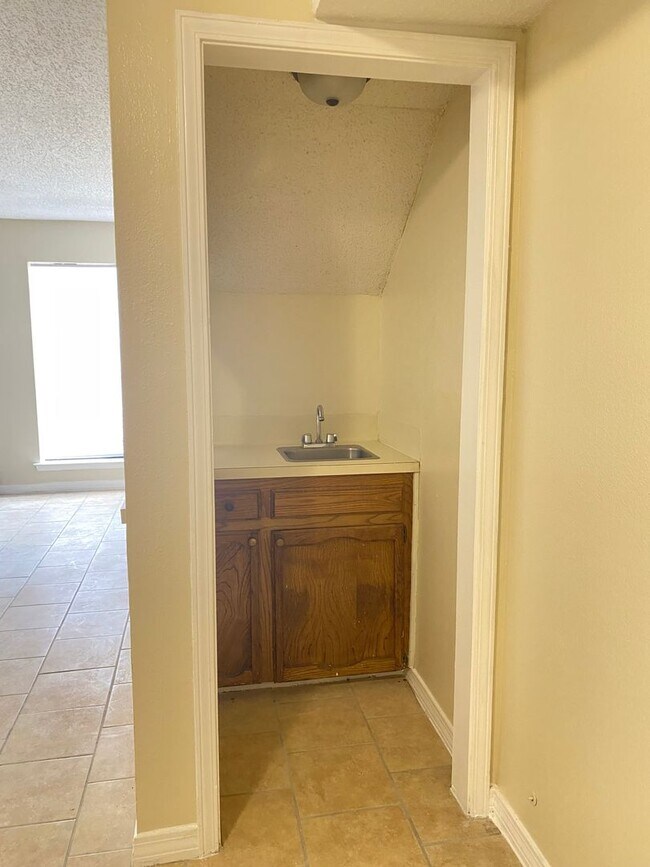 Building Photo - 3023 Toulon Dr