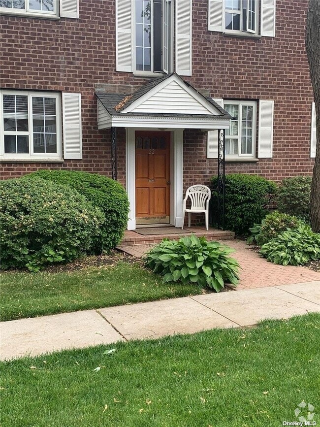 Building Photo - 22 Nathan Hale Dr