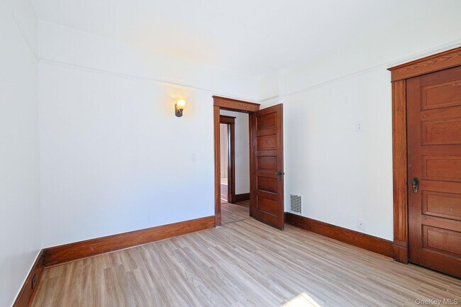 Building Photo - 34 Lagrange Ave