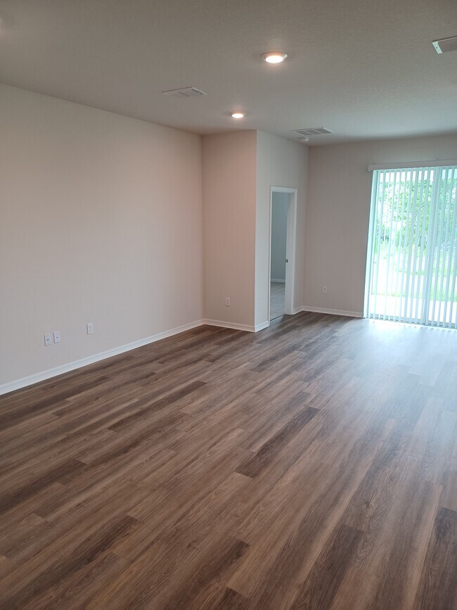 Building Photo - 12067 Kingsley Trl