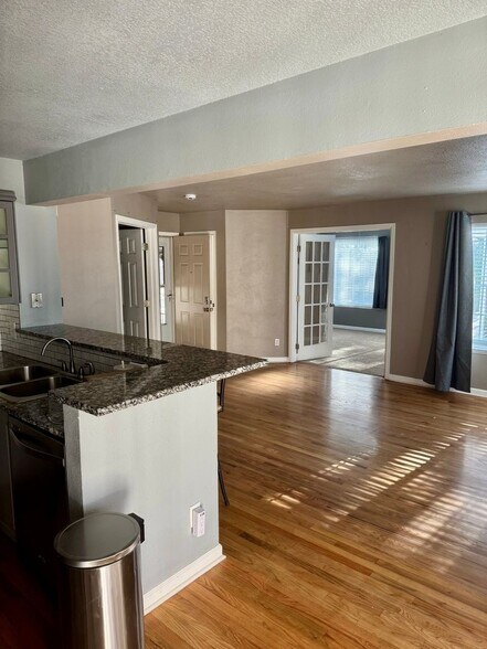 Building Photo - 13762 E Lehigh Ave