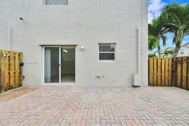 Building Photo - 22264 SW 93rd Ct