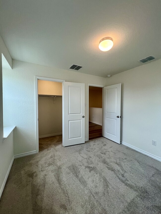 Building Photo - 14839 Vance Jackson Rd