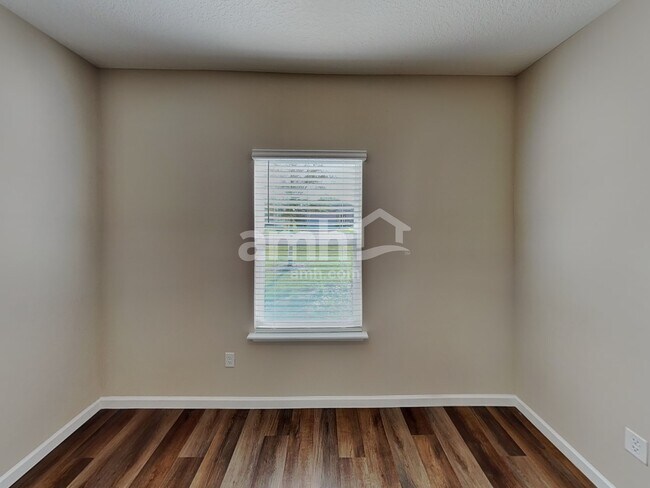 Building Photo - 70 Hemlock Point