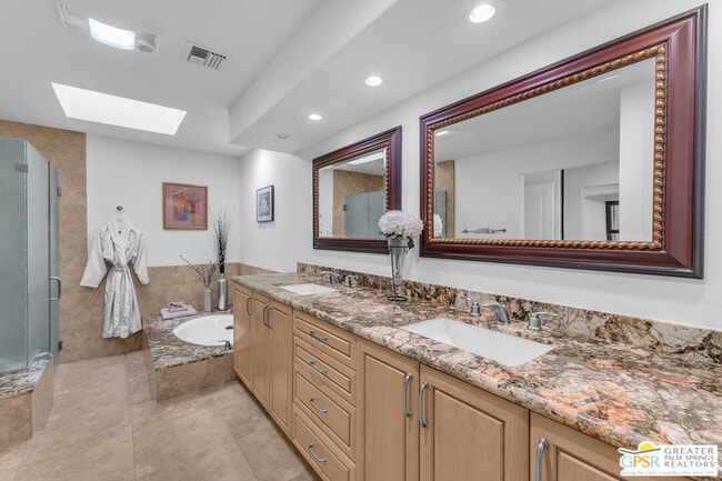 Building Photo - 10 Colgate Dr