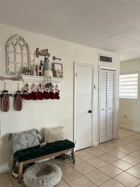 Building Photo - 1230 W 54th St