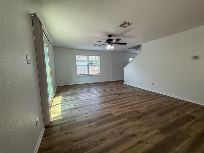 Building Photo - 1148 Apollo Cir