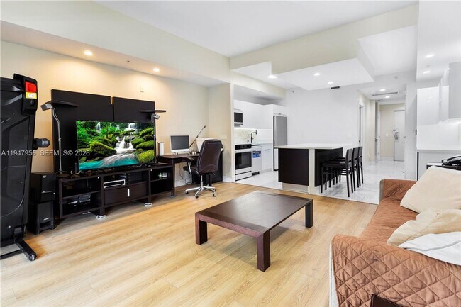 Building Photo - 5300 NW 87th Ave