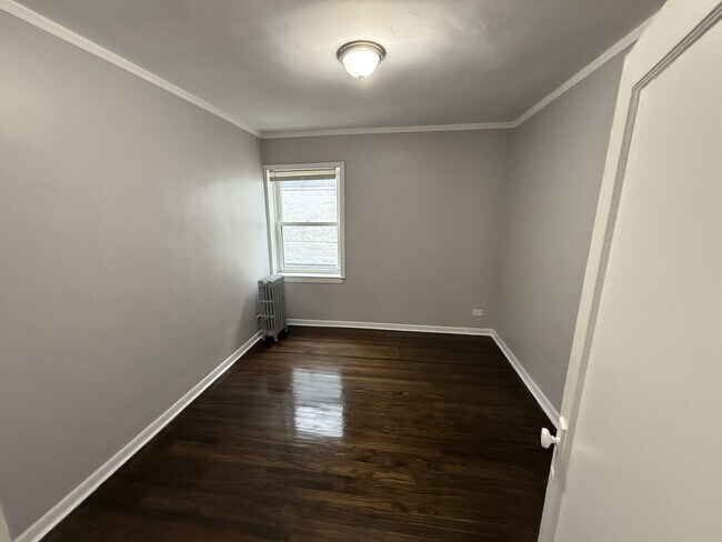 Building Photo - 6322 N Albany Ave