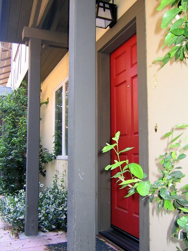 Building Photo - COMING SOON---spacious 5 bedroom units available Kitchen has sink disposal and dishwasher