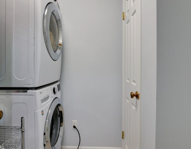 Building Photo - 78 Canterbury Rd