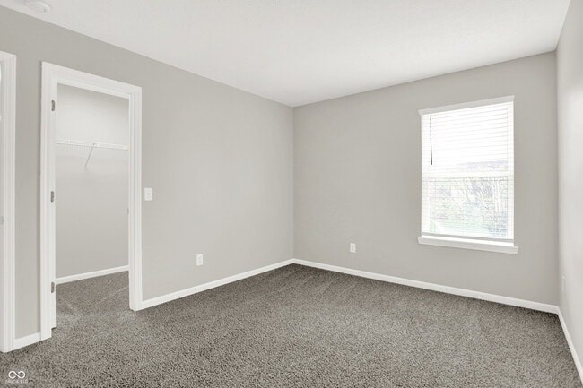 Building Photo - 5761 Cantigny Way S