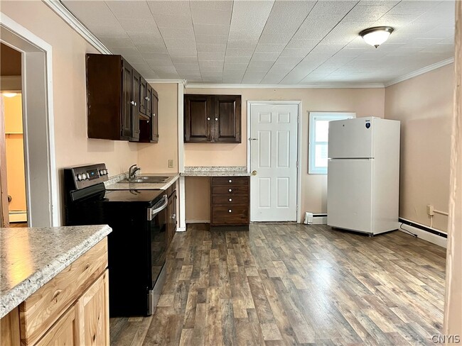 Building Photo - 97 E Seneca St