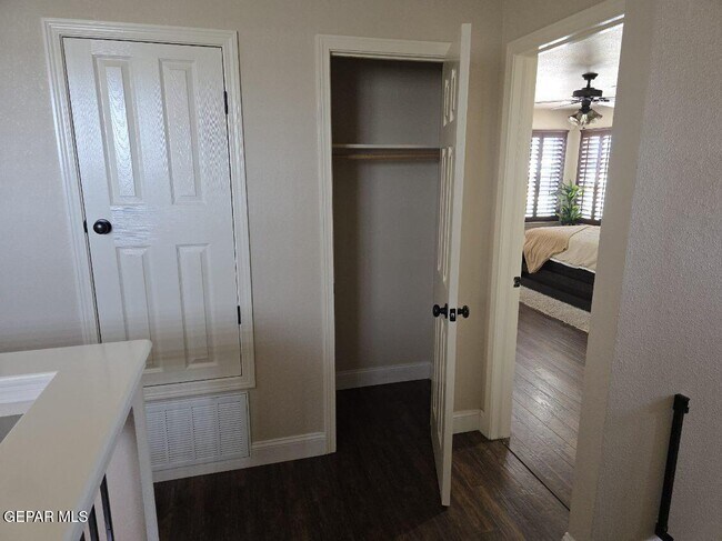Building Photo - 12867 Hidden Grove Dr