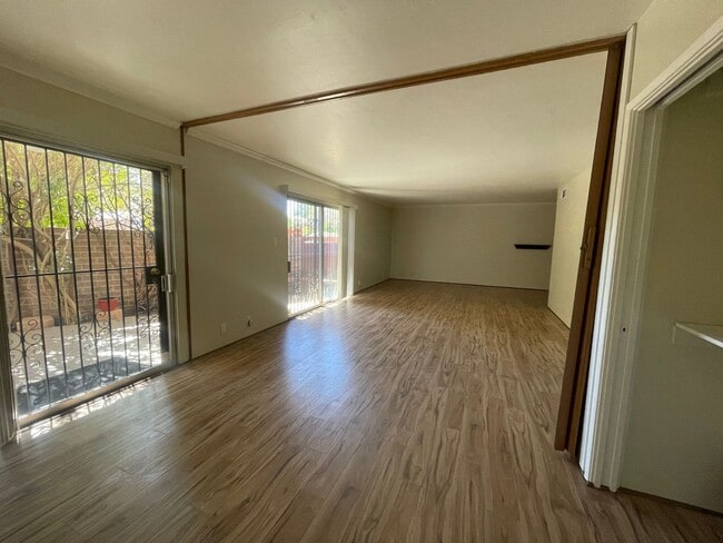 Building Photo - Lovely 2 Bedroom and 2 Bathroom Condo!