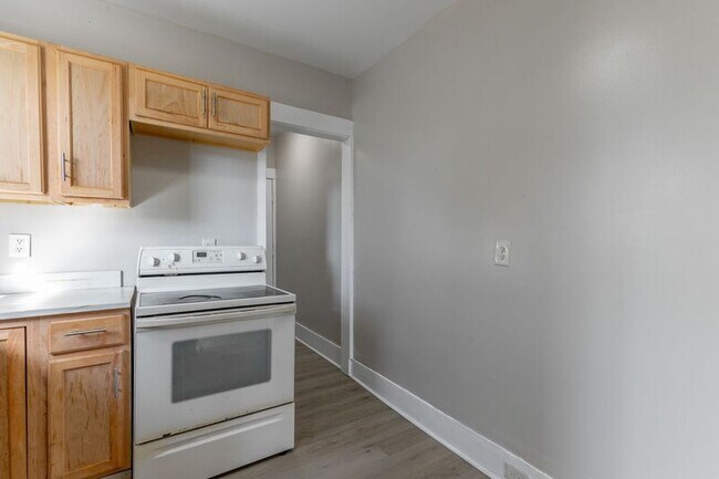 Building Photo - 2117 Foust St