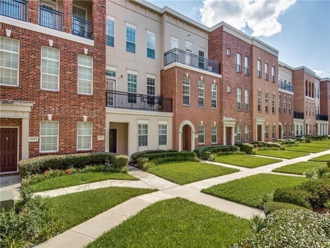 Building Photo - Welcome Home to the Heart of Addison!