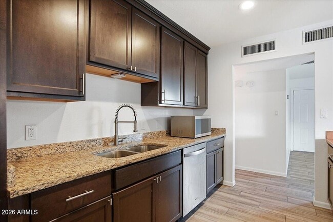 Building Photo - 1935 E El Parque Dr