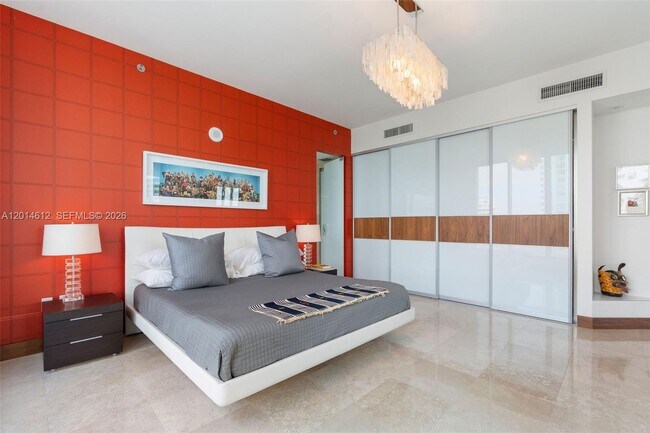 Building Photo - 5959 Collins Ave