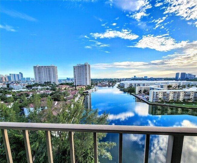 Building Photo - 18151 NE 31st Ct