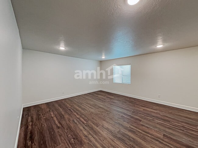 Building Photo - 7379 S Copper Rim Dr